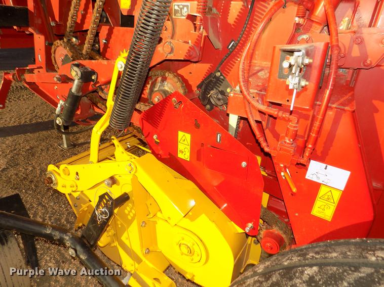 image for item DD2885 2014 New Holland Rollbelt 560 specialty crop round baler