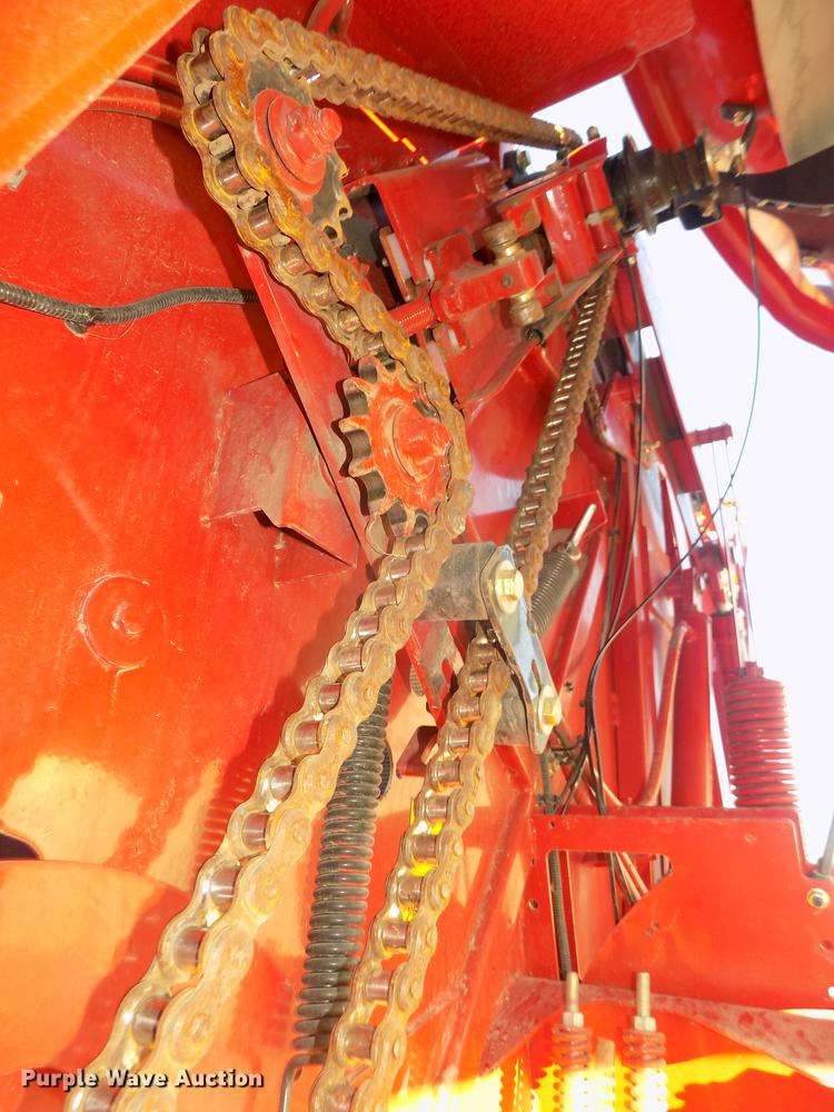 image for item DD2885 2014 New Holland Rollbelt 560 specialty crop round baler