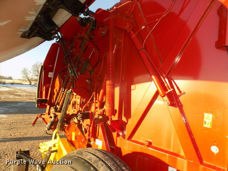 image for item DD2885 2014 New Holland Rollbelt 560 specialty crop round baler