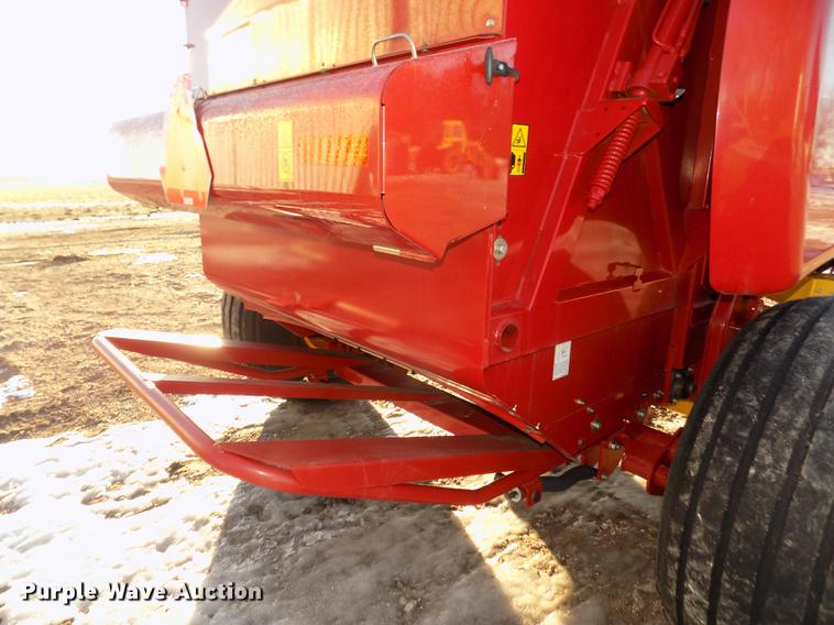 image for item DD2885 2014 New Holland Rollbelt 560 specialty crop round baler