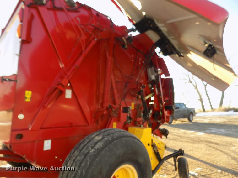 image for item DD2885 2014 New Holland Rollbelt 560 specialty crop round baler
