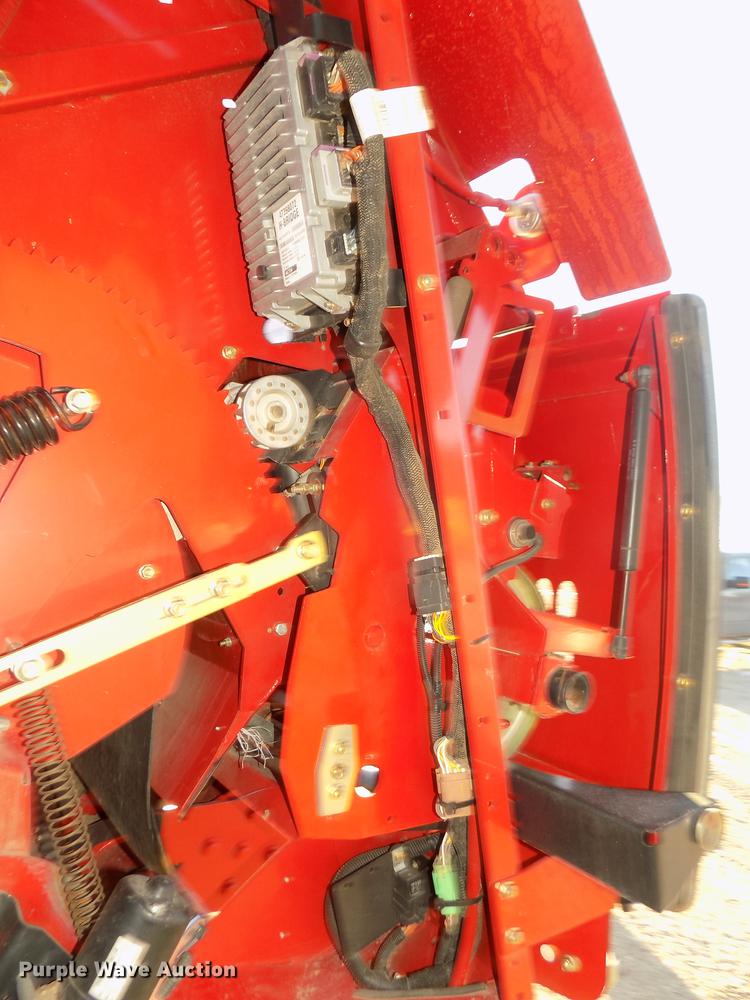 image for item DD2885 2014 New Holland Rollbelt 560 specialty crop round baler