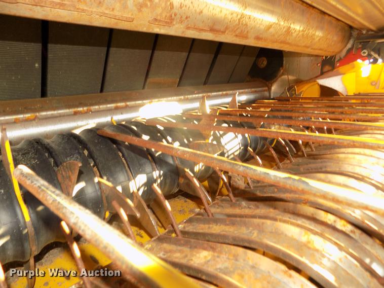 image for item DD2885 2014 New Holland Rollbelt 560 specialty crop round baler