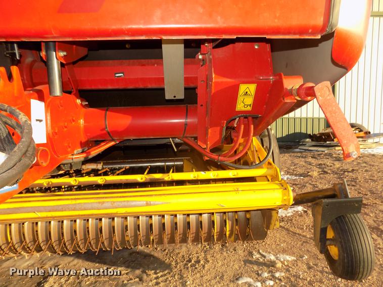 image for item DD2885 2014 New Holland Rollbelt 560 specialty crop round baler