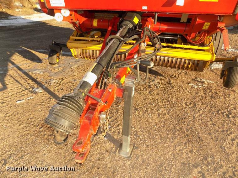 image for item DD2885 2014 New Holland Rollbelt 560 specialty crop round baler