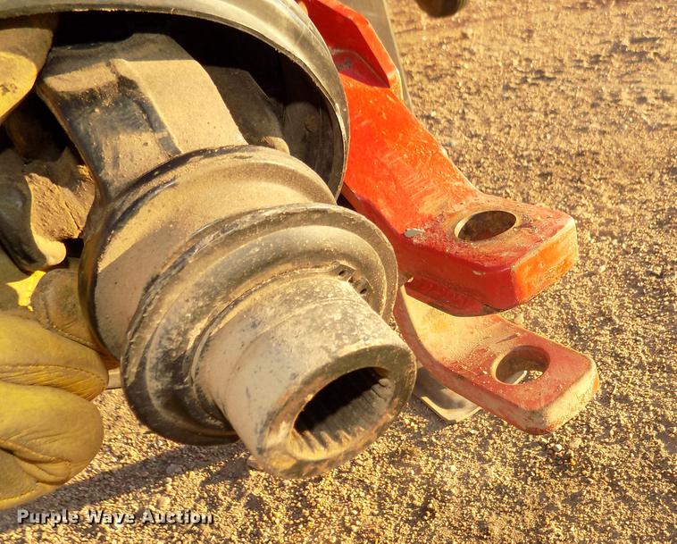 image for item DD2885 2014 New Holland Rollbelt 560 specialty crop round baler