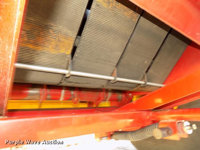 image for item DD2885 2014 New Holland Rollbelt 560 specialty crop round baler