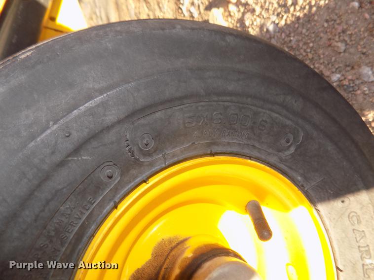 image for item DD2885 2014 New Holland Rollbelt 560 specialty crop round baler