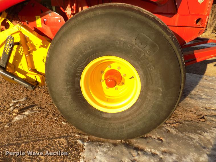 image for item DD2885 2014 New Holland Rollbelt 560 specialty crop round baler