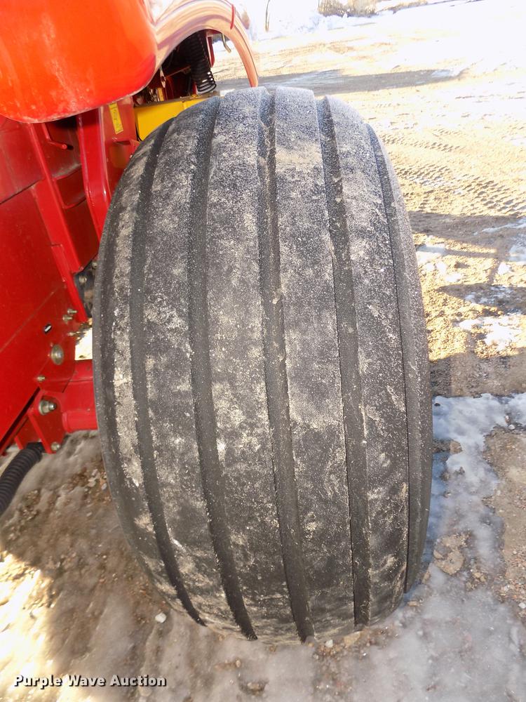 image for item DD2885 2014 New Holland Rollbelt 560 specialty crop round baler