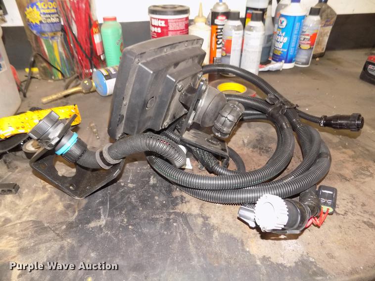 image for item DD2885 2014 New Holland Rollbelt 560 specialty crop round baler