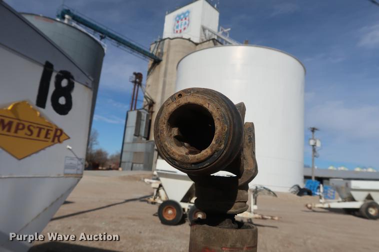 image for item DD5424 Dempster Clipper 200S fertilizer spreader