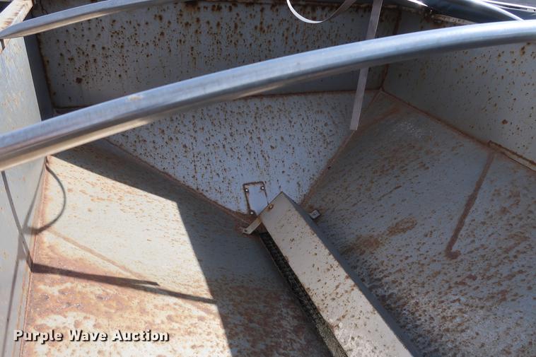image for item DD5424 Dempster Clipper 200S fertilizer spreader