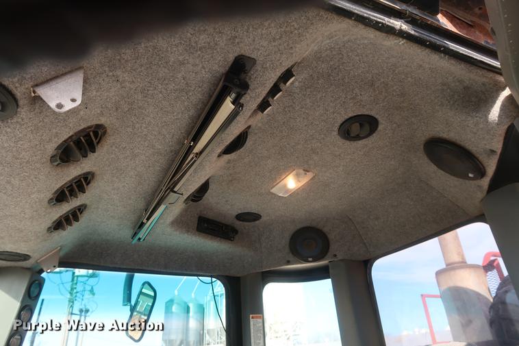 image for item DD5428 1999 Case IH Patriot SPX3185 self-propelled sprayer