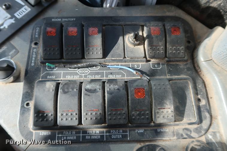 image for item DD5428 1999 Case IH Patriot SPX3185 self-propelled sprayer