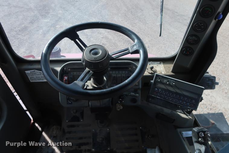 image for item DD5428 1999 Case IH Patriot SPX3185 self-propelled sprayer