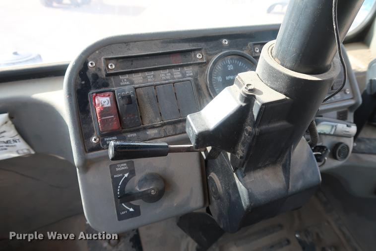 image for item DD5428 1999 Case IH Patriot SPX3185 self-propelled sprayer