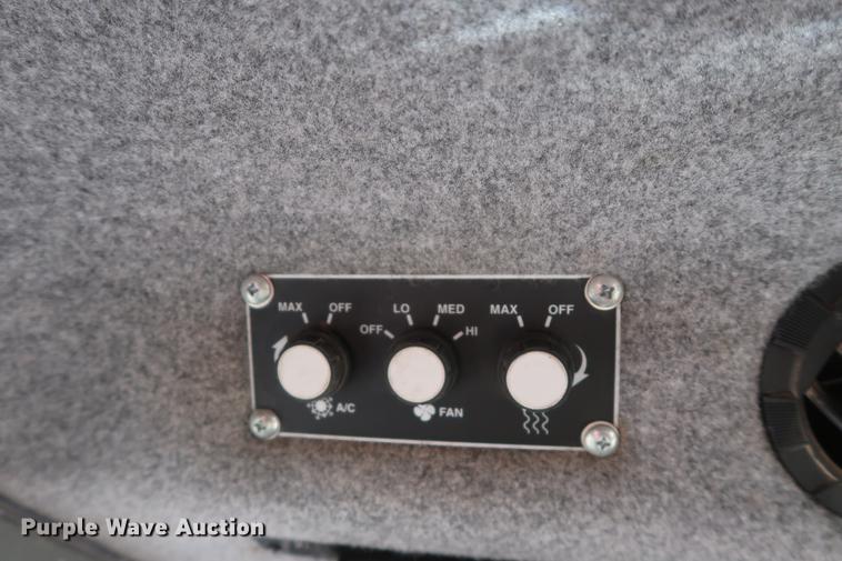 image for item DD5428 1999 Case IH Patriot SPX3185 self-propelled sprayer