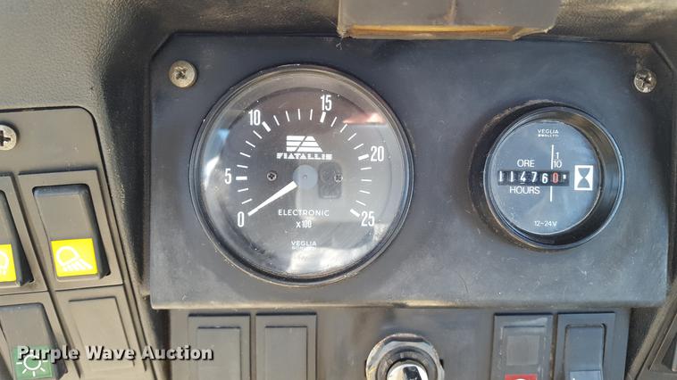 image for item DD5429 Fiat-Allis FD145 dozer