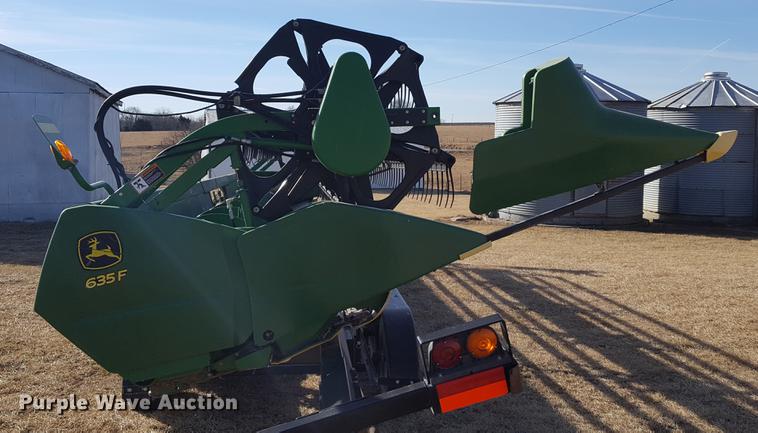 image for item DD5432 2008 John Deere 635F Hydraflex head