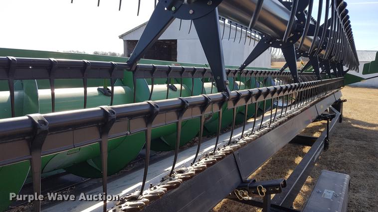 image for item DD5432 2008 John Deere 635F Hydraflex head