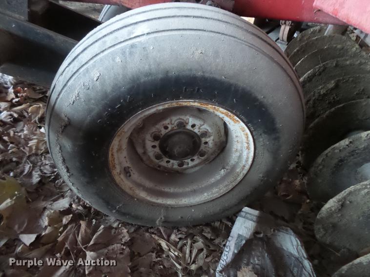 image for item EA9670 International 496 tandem disk harrow