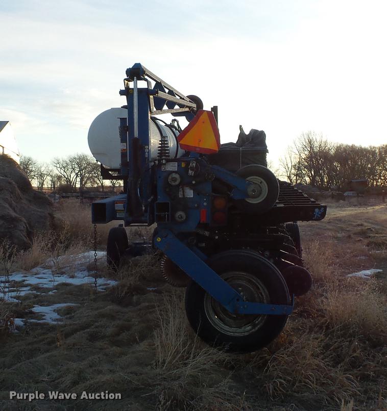 image for item EA9688 Kinze 2600 no-till planter