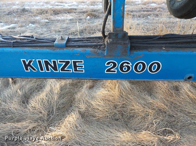 image for item EA9688 Kinze 2600 no-till planter