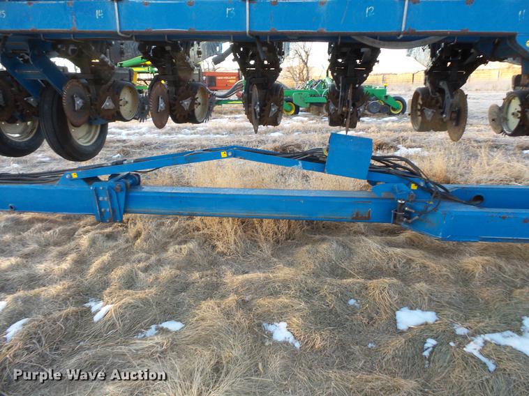 image for item EA9688 Kinze 2600 no-till planter