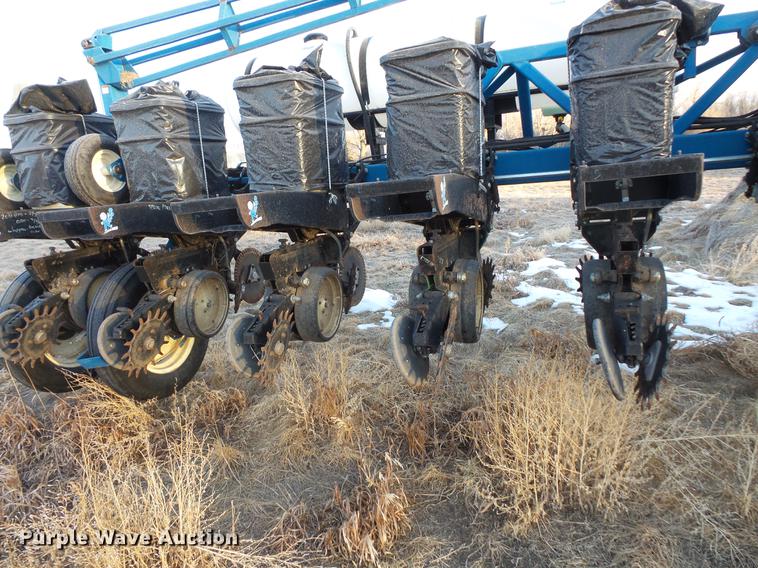 image for item EA9688 Kinze 2600 no-till planter