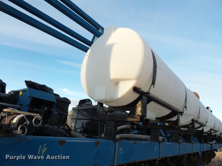 image for item EA9688 Kinze 2600 no-till planter
