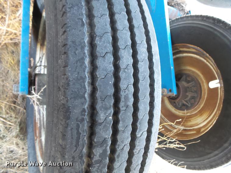 image for item EA9688 Kinze 2600 no-till planter