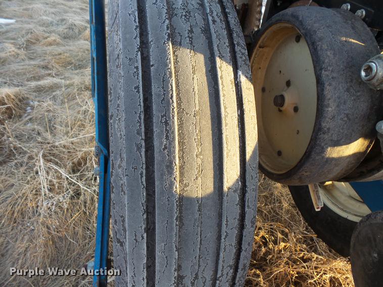 image for item EA9688 Kinze 2600 no-till planter