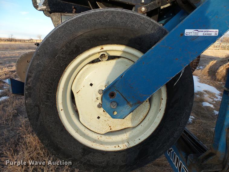 image for item EA9688 Kinze 2600 no-till planter