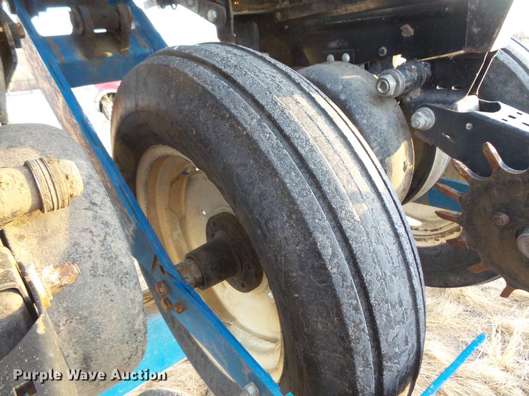 image for item EA9688 Kinze 2600 no-till planter