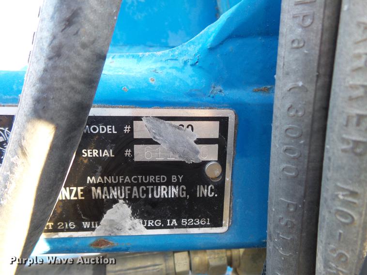 image for item EA9688 Kinze 2600 no-till planter