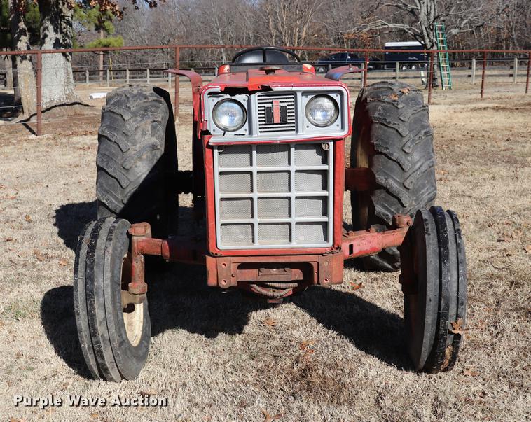 image for item EC9408 International 584 tractor