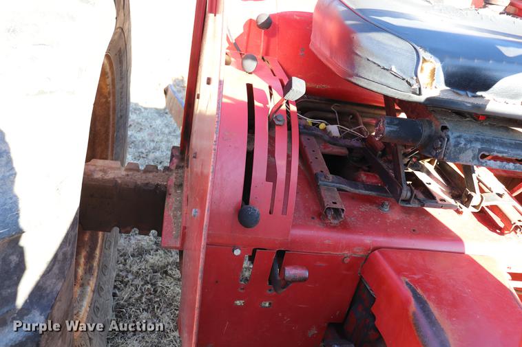 image for item EC9408 International 584 tractor