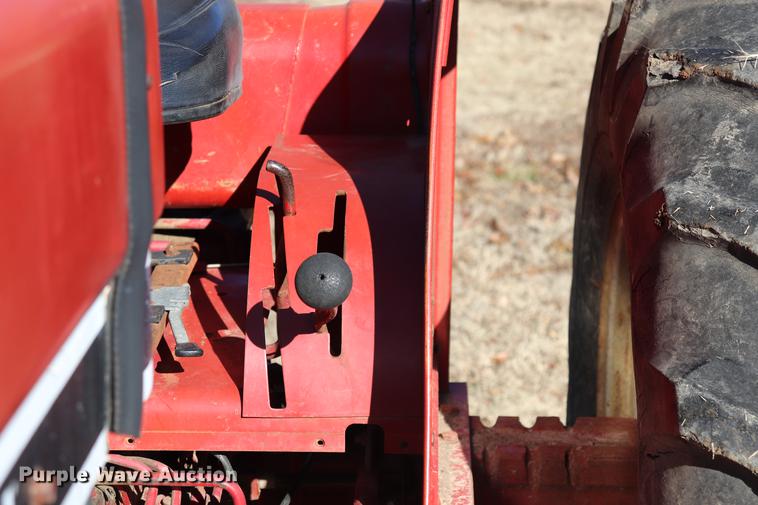 image for item EC9408 International 584 tractor