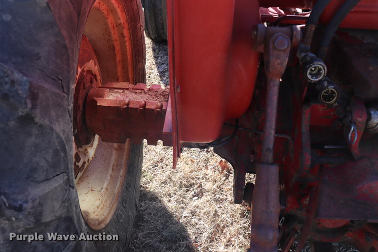 image for item EC9408 International 584 tractor