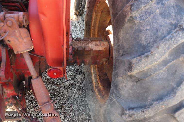 image for item EC9408 International 584 tractor