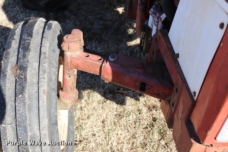 image for item EC9408 International 584 tractor