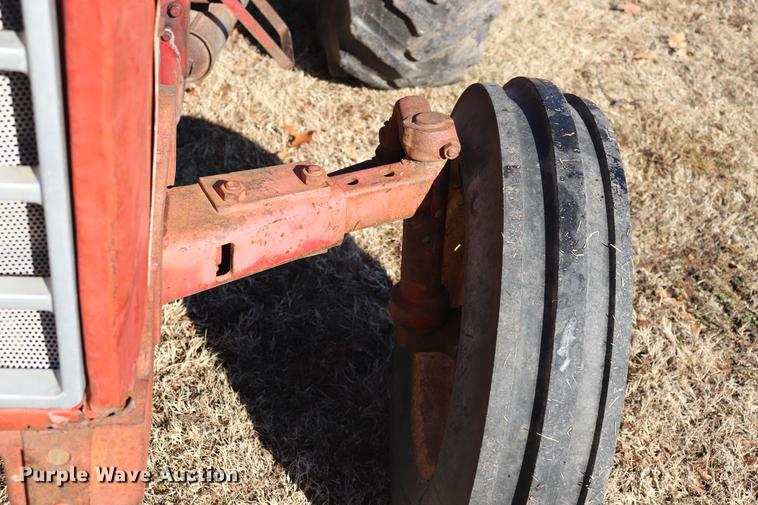 image for item EC9408 International 584 tractor