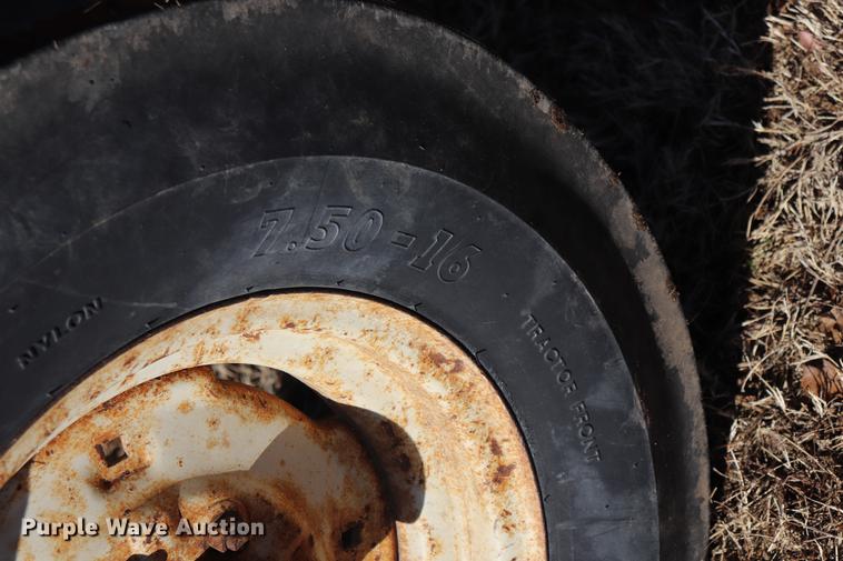 image for item EC9408 International 584 tractor