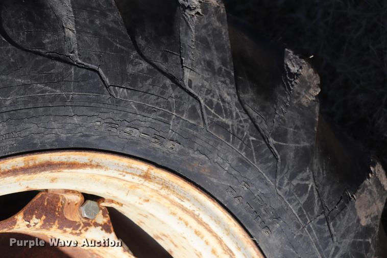 image for item EC9408 International 584 tractor