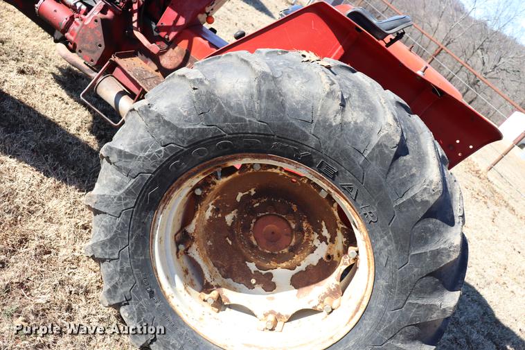 image for item EC9408 International 584 tractor