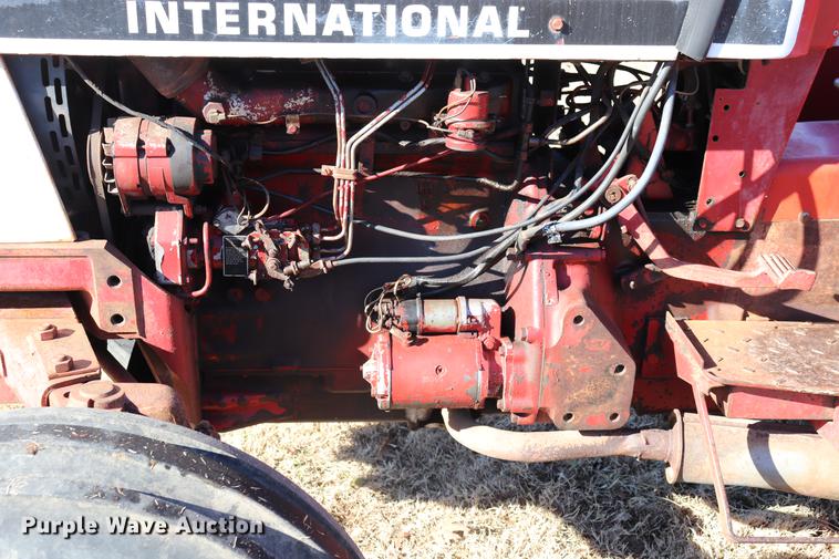 image for item EC9408 International 584 tractor