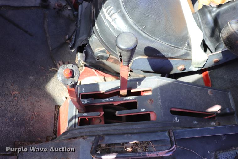 image for item EC9409 International 886 tractor