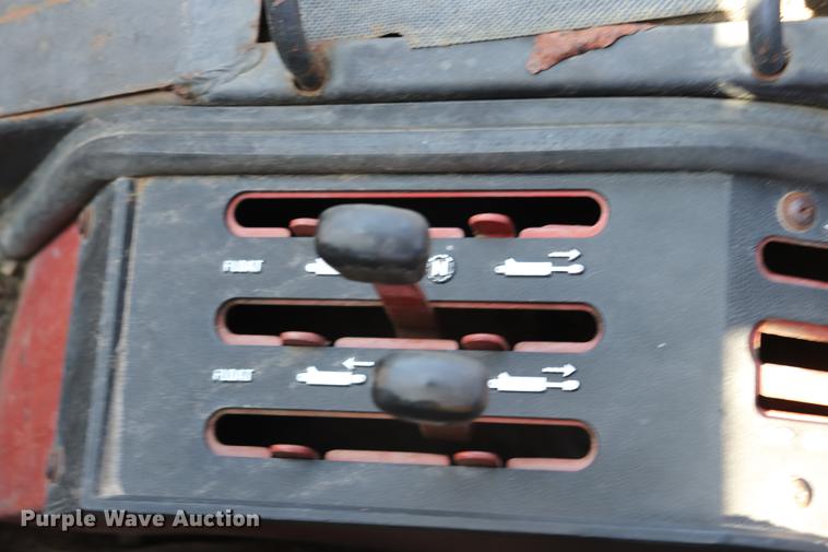 image for item EC9409 International 886 tractor