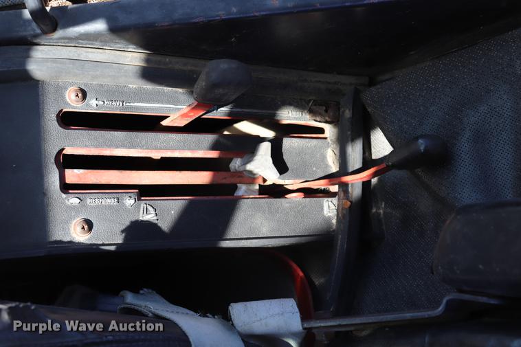 image for item EC9409 International 886 tractor